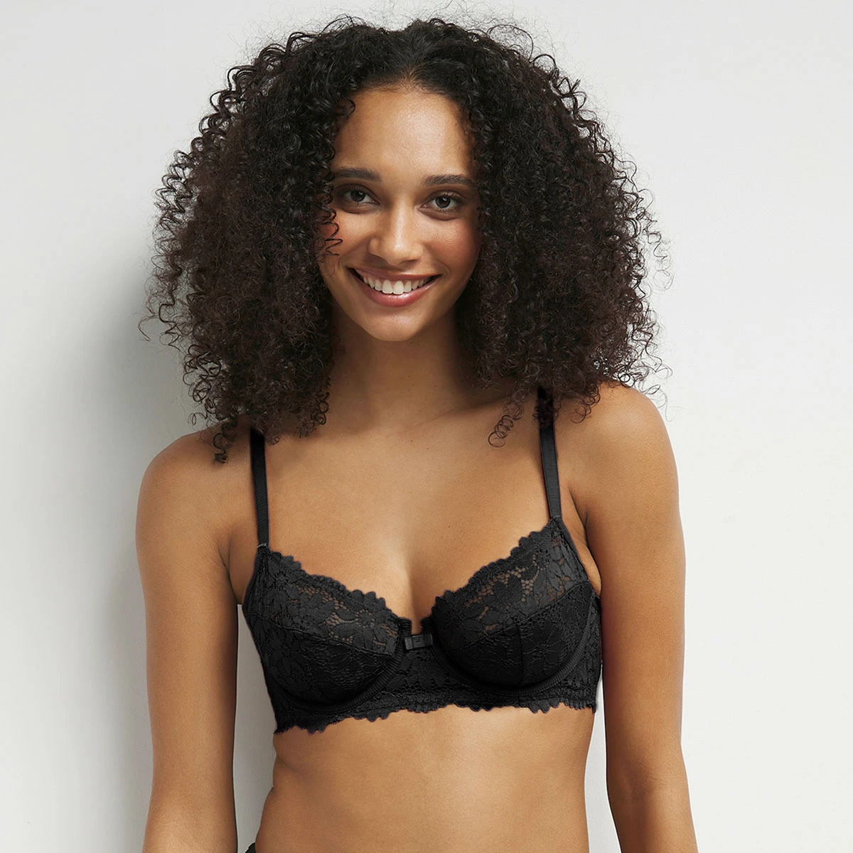 Soutien-gorge Emboitant à Armatures Dentelle Florale Noire Daily Glam 4 Soutien-gorge Emboitant à Armatures Dentelle Florale Noire Daily Glam – Image 2